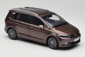Volkswagen Touran 5T Barna Paudi Model 1:18 ZVE000003BRA Fém – 6. kép a 8-ből