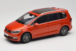 Volkswagen Touran 5T Narancssárga Paudi Model 1:18 ZVE000003ORA Fém