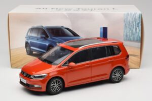 Volkswagen Touran 5T Narancssárga Paudi Model 1:18 ZVE000003ORA Fém – 8. kép a 8-ből