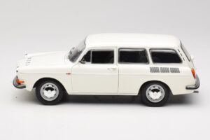 Volkswagen Type 3 1600 L Variant Rendőrség Minichamps 1:18 100051091 Fém – 4. kép a 8-ből
