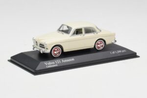 Volvo 121 Amazon Fehér Minichamps 1:43 430171040 Fém – 2. kép a 4-ből
