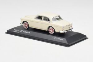 Volvo 121 Amazon Fehér Minichamps 1:43 430171040 Fém – 3. kép a 4-ből