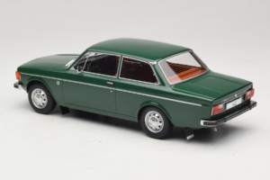 Volvo 142 Zöld MCG 1:18 MCG18005 Fém – 5. kép a 6-ből