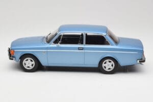 Volvo 142 Világoskék MCG 1:18 MCG18444 Fém – 3. kép a 6-ből