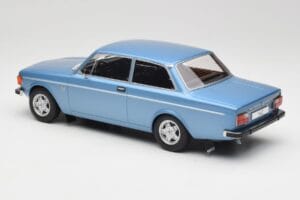 Volvo 142 Világoskék MCG 1:18 MCG18444 Fém – 5. kép a 6-ből