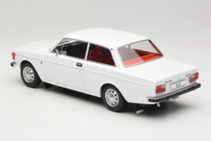 Volvo 142 Fehér MCG 1:18 MCG18445 Fém – 5. kép a 6-ből