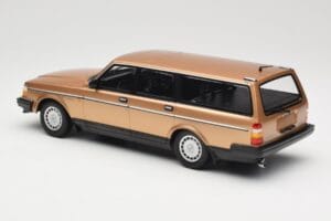 Volvo 240 GL Kombi Gold Metallic Minichamps 1:18 155171415 Fém – 5. kép a 6-ből