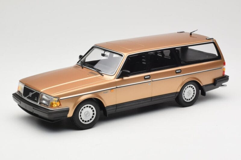 Volvo 240 GL Kombi Gold Metallic Minichamps 1:18 155171415 Fém