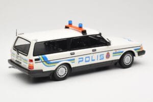Volvo 240 GL Kombi Polis Sweden Minichamps 1:18 155171480 Fém – 2. kép a 6-ből
