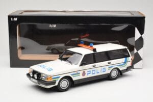 Volvo 240 GL Kombi Polis Sweden Minichamps 1:18 155171480 Fém – 6. kép a 6-ből