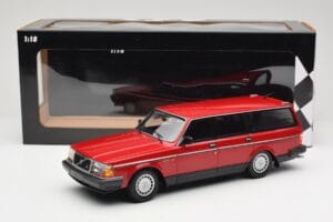 Volvo 240 GL Kombi Piros Minichamps 1:18 155171411 Fém – 6. kép a 6-ből