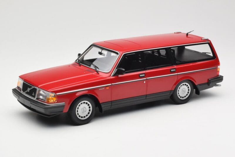 Volvo 240 GL Kombi Piros Minichamps 1:18 155171411 Fém