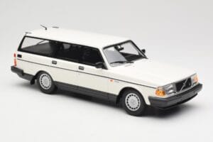 Volvo 240 GL Kombi Fehér Minichamps 1:18 155171412 Fém – 4. kép a 6-ből