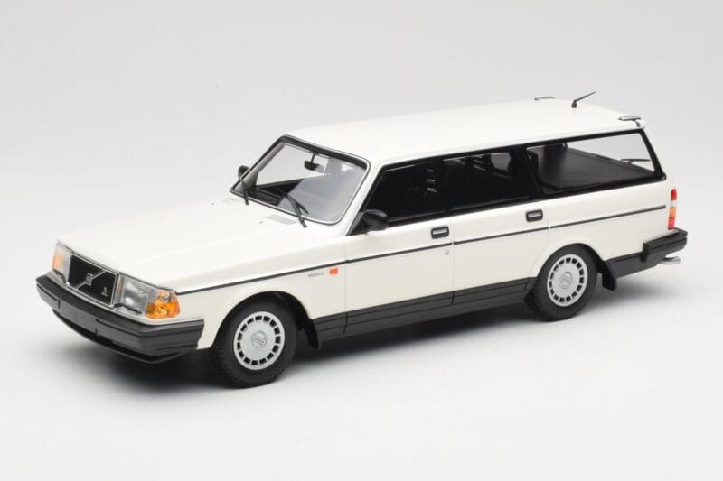 Volvo 240 GL Kombi Fehér Minichamps 1:18 155171412 Fém