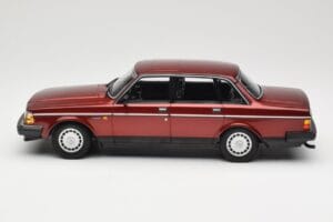 Volvo 240 GL Dark Red Metallic Minichamps 1:18 155171406 Fém – 3. kép a 6-ből