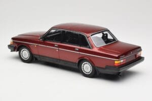 Volvo 240 GL Dark Red Metallic Minichamps 1:18 155171406 Fém – 5. kép a 6-ből