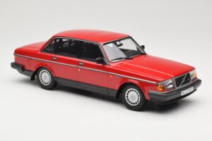 Volvo 240 GL Sötétvörös Minichamps 1:18 166171401 Fém – 4. kép a 6-ből