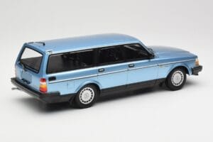 Volvo 240 GL Estate Blue Metallic Minichamps 1:18 155171414 Fém – 2. kép a 6-ből