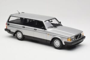 Volvo 240 GL Estate Ezüst Minichamps 1:18 155171416 Fém – 4. kép a 6-ből