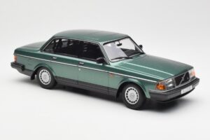 Volvo 240 GL Zöld Metál Minichamps 1:18 155171400 Fém – 4. kép a 6-ből