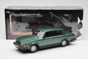 Volvo 240 GL Zöld Metál Minichamps 1:18 155171400 Fém – 6. kép a 6-ből