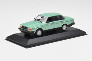 Volvo 240 GL Zöld Metál Minichamps 1:43 400171402 Fém – 2. kép a 4-ből