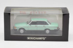 Volvo 240 GL Zöld Metál Minichamps 1:43 400171402 Fém – 4. kép a 4-ből