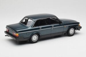 Volvo 240 GL Petrol Metallic Minichamps 1:18 155171407 Fém – 2. kép a 6-ből