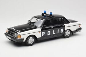 Volvo 240 GL Polis Sweden Fekete Minichamps 1:18 155171497 Fém