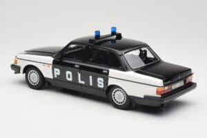 Volvo 240 GL Polis Sweden Fekete Minichamps 1:18 155171497 Fém – 5. kép a 6-ből