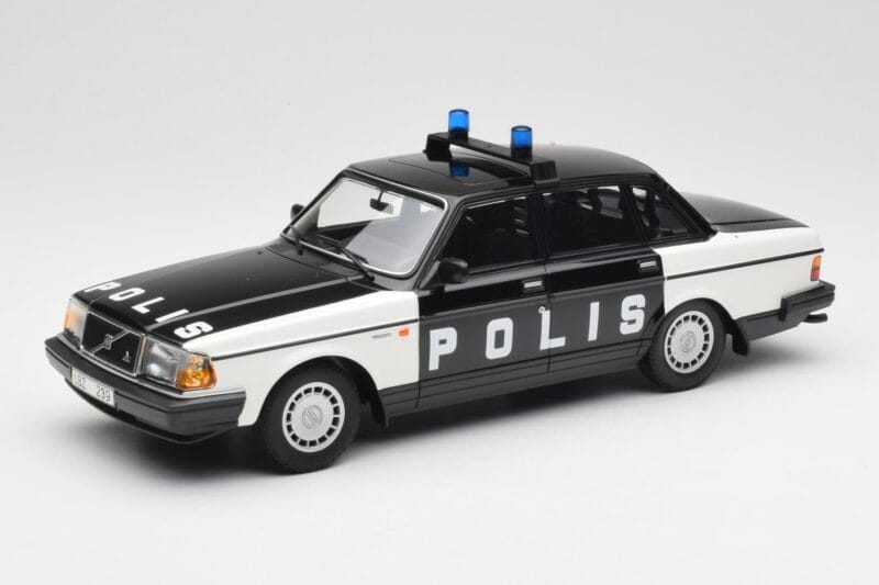 Volvo 240 GL Polis Sweden Fekete Minichamps 1:18 155171497 Fém
