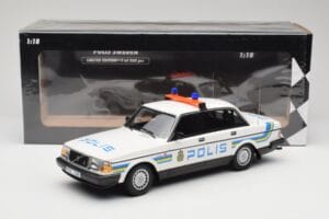 Volvo 240 GL Polis Sweden Minichamps 1:18 155171490 Fém – 6. kép a 6-ből