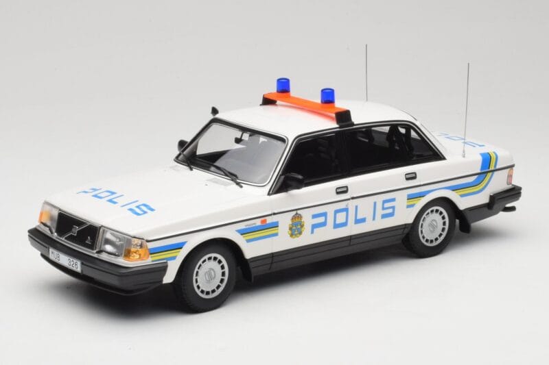 Volvo 240 GL Polis Sweden Minichamps 1:18 155171490 Fém