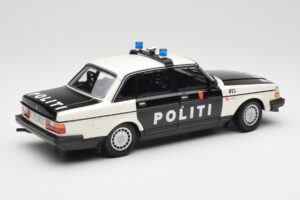 Volvo 240 GL Politi Norway Fekete Minichamps 1:18 155171496 Fém – 2. kép a 6-ből