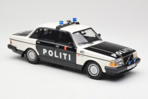 Volvo 240 GL Politi Norway Fekete Minichamps 1:18 155171496 Fém – 4. kép a 6-ből