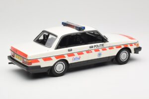 Volvo 240 GL Politie Netherlands Minichamps 1:18 155171498 Fém – 2. kép a 6-ből