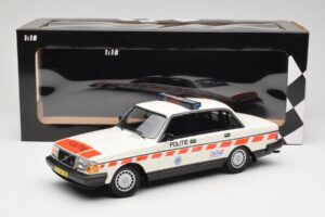 Volvo 240 GL Politie Netherlands Minichamps 1:18 155171498 Fém – 6. kép a 6-ből
