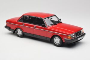 Volvo 240 GL Piros Minichamps 1:18 155171401 Fém – 4. kép a 6-ből