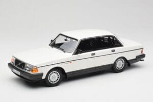 Volvo 240 GL Fehér Minichamps 1:18 155171402 Fém