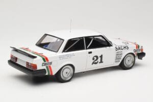Volvo 240 Turbo #21 P. Stureson DTM Winner Wunstorf 1985 AUTOart 1:18 88592 Fém – 3. kép a 8-ből