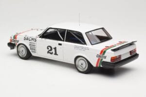 Volvo 240 Turbo #21 P. Stureson DTM Winner Wunstorf 1985 AUTOart 1:18 88592 Fém – 7. kép a 8-ből