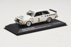 Volvo 240 Turbo #1 P. Stureson IPS Motorsport DTM 1986 Minichamps 1:43 400861701 Fém – 2. kép a 4-ből