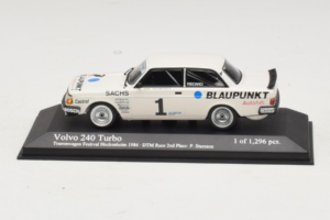 Volvo 240 Turbo #1 P. Stureson IPS Motorsport DTM 1986 Minichamps 1:43 400861701 Fém