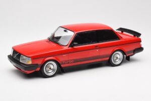 Volvo 240 Turbo Piros Custom IXO 1:18 18CMC177 Fém