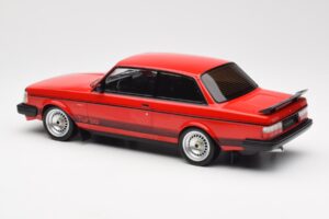 Volvo 240 Turbo Piros Custom IXO 1:18 18CMC177 Fém – 5. kép a 5-ből