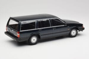 Volvo 740 GL Kombi Sötétzöld Metál Minichamps 1:18 155171771 Fém – 2. kép a 6-ből