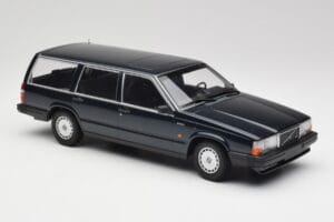 Volvo 740 GL Kombi Sötétzöld Metál Minichamps 1:18 155171771 Fém – 4. kép a 6-ből
