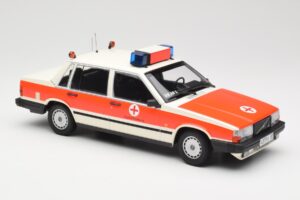 Volvo 740 GL DRK Aschaffenburg Minichamps 1:18 155171790 Fém – 4. kép a 6-ből