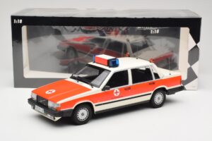 Volvo 740 GL DRK Aschaffenburg Minichamps 1:18 155171790 Fém – 6. kép a 6-ből
