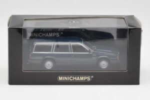 Volvo 740 GL Estate Kékeszöld Metál Minichamps 1:43 943171713 Fém – 4. kép a 4-ből